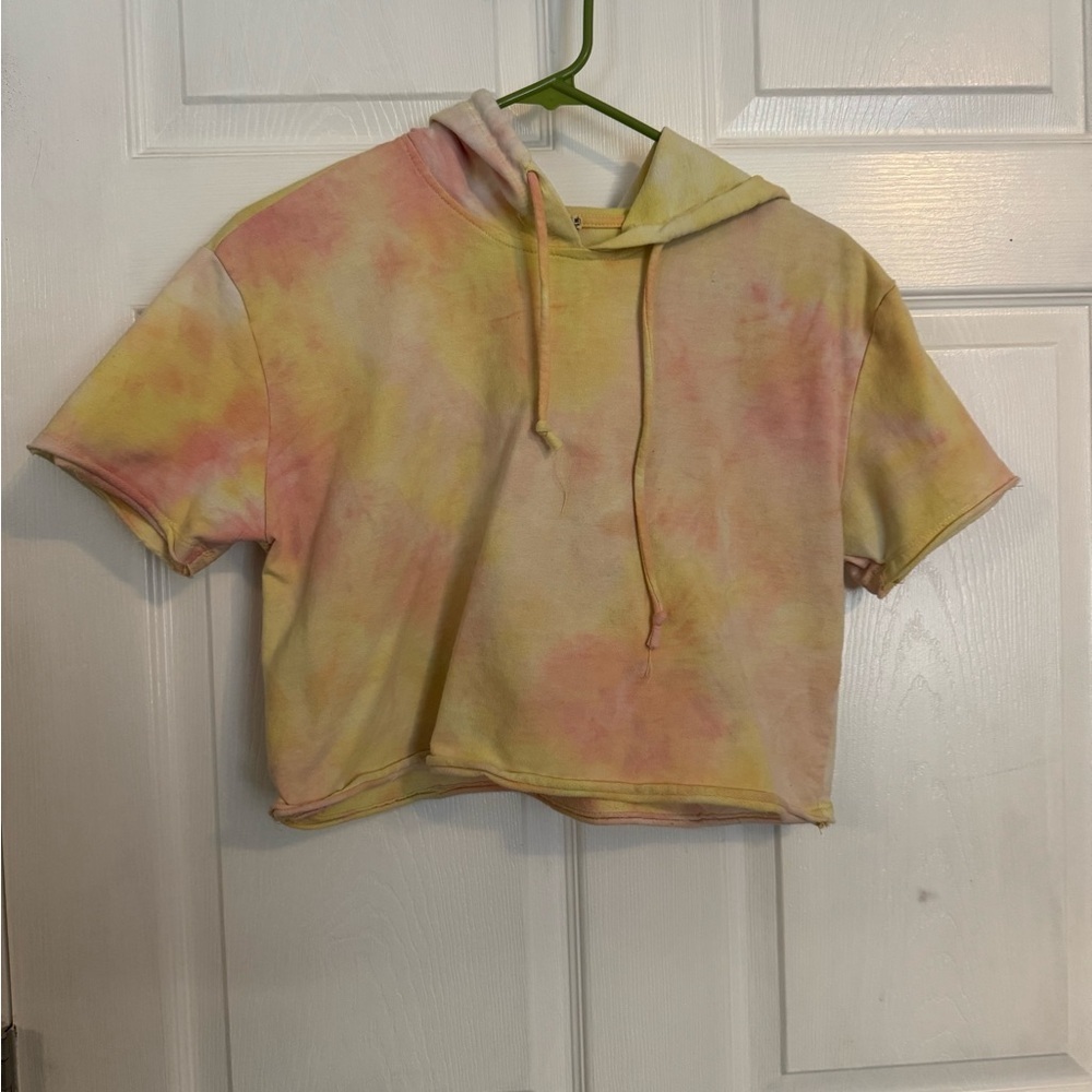 Heart Hips Women’s Tie-Dye Cropped Tshirt with Hood Size Medium